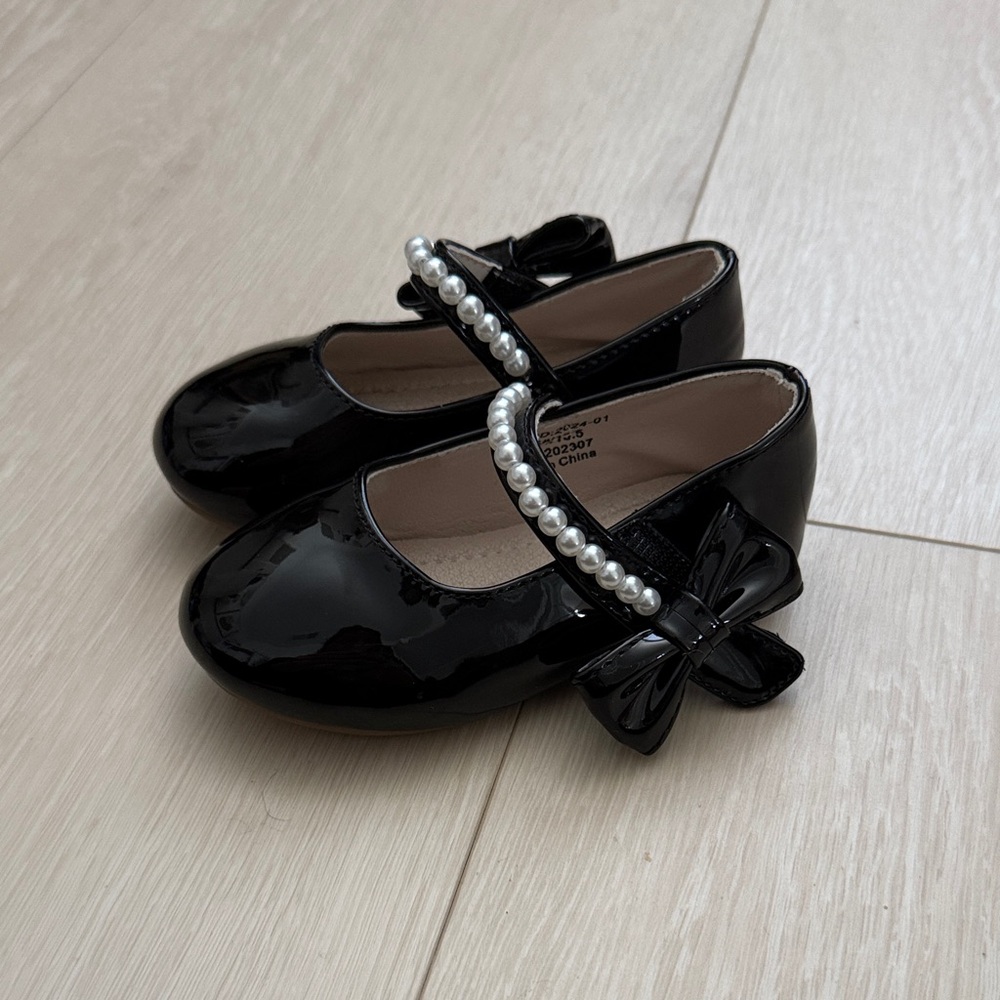 3/$10  Black Kids Dress Shoes with Pearl Accent - Picture 4 of 7